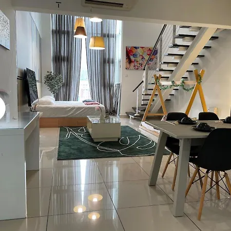 Airy King Bed Decohome
